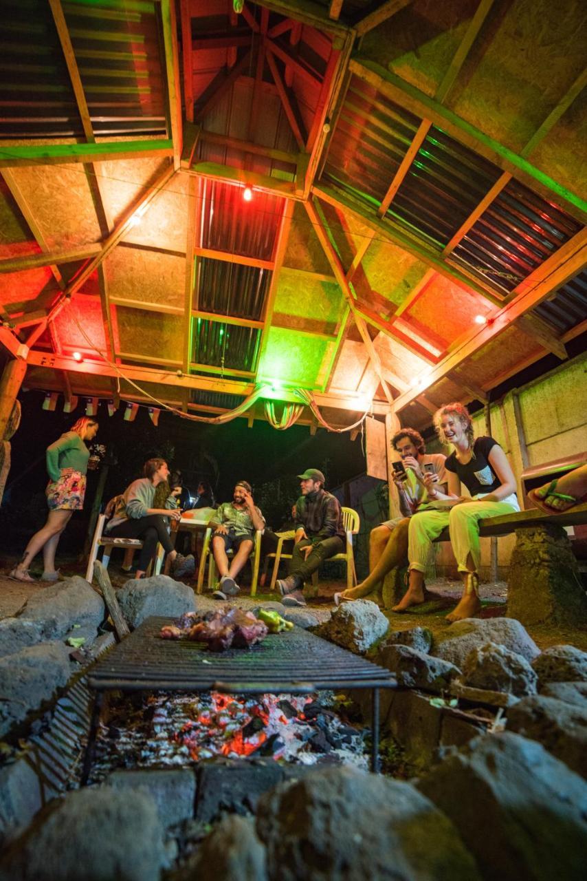 Rio Libre Pucon Party Hostel Exteriör bild